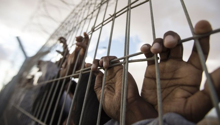 هيئة الأسرى تحذّر من تدهور الوضع الصحي لعدد من الأسرى