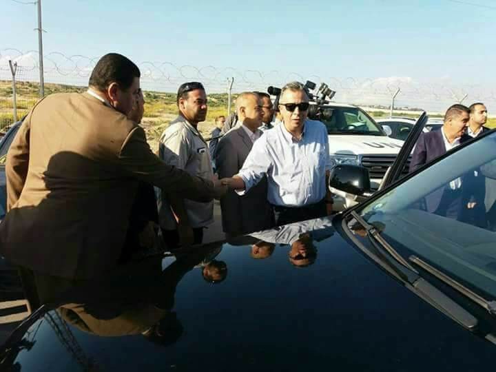 بالصور: وفد أمني مصري يصل قطاع غزة عبر حاجز بيت حانون