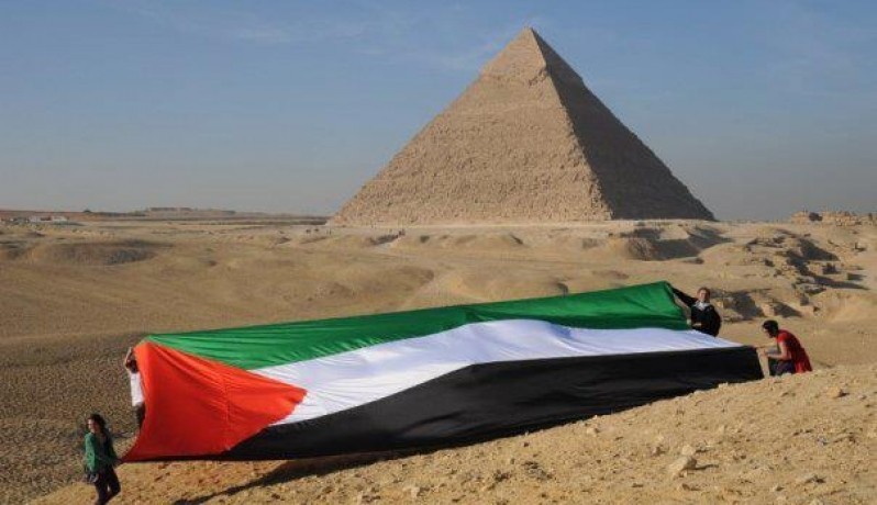 بالصور: مجلة مصرية تطرد صحفي بسبب زيارته الكنيست الإسرائيلي 