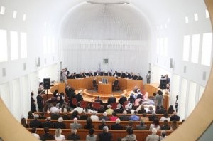 المحكمة العليا تنظر غداً في التماس زيارة الأسرى المضربين