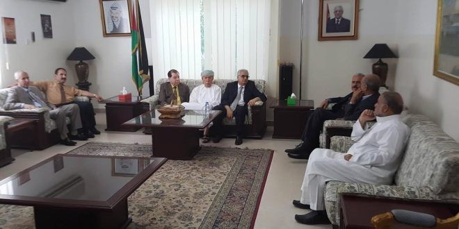 السفير الفلسطيني في سلطنة عُمان يستقبل المهنئين بعيد الأضحى