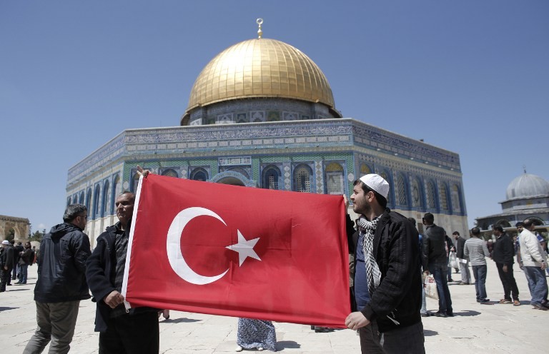 تركيا تدعو الاحتلال لإعادة فتح الأقصى أمام المصلين فوراً
