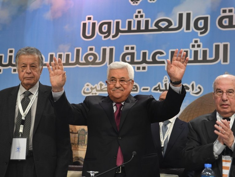الزعنون: إرجاء افتتاح جلسة المجلس المركزي وكلمة الرئيس ليوم غدٍ