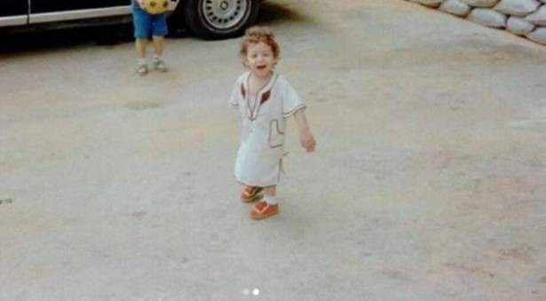 بالصور : خمنوا من هي هذه الطفلة التي أصبحت فنانة لبنانية مميزة