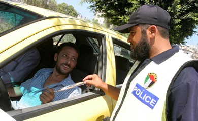 مواصلات غزة تطلق مشروع الاستعلام الإلكتروني المباشر لدوريات شرطة المرور