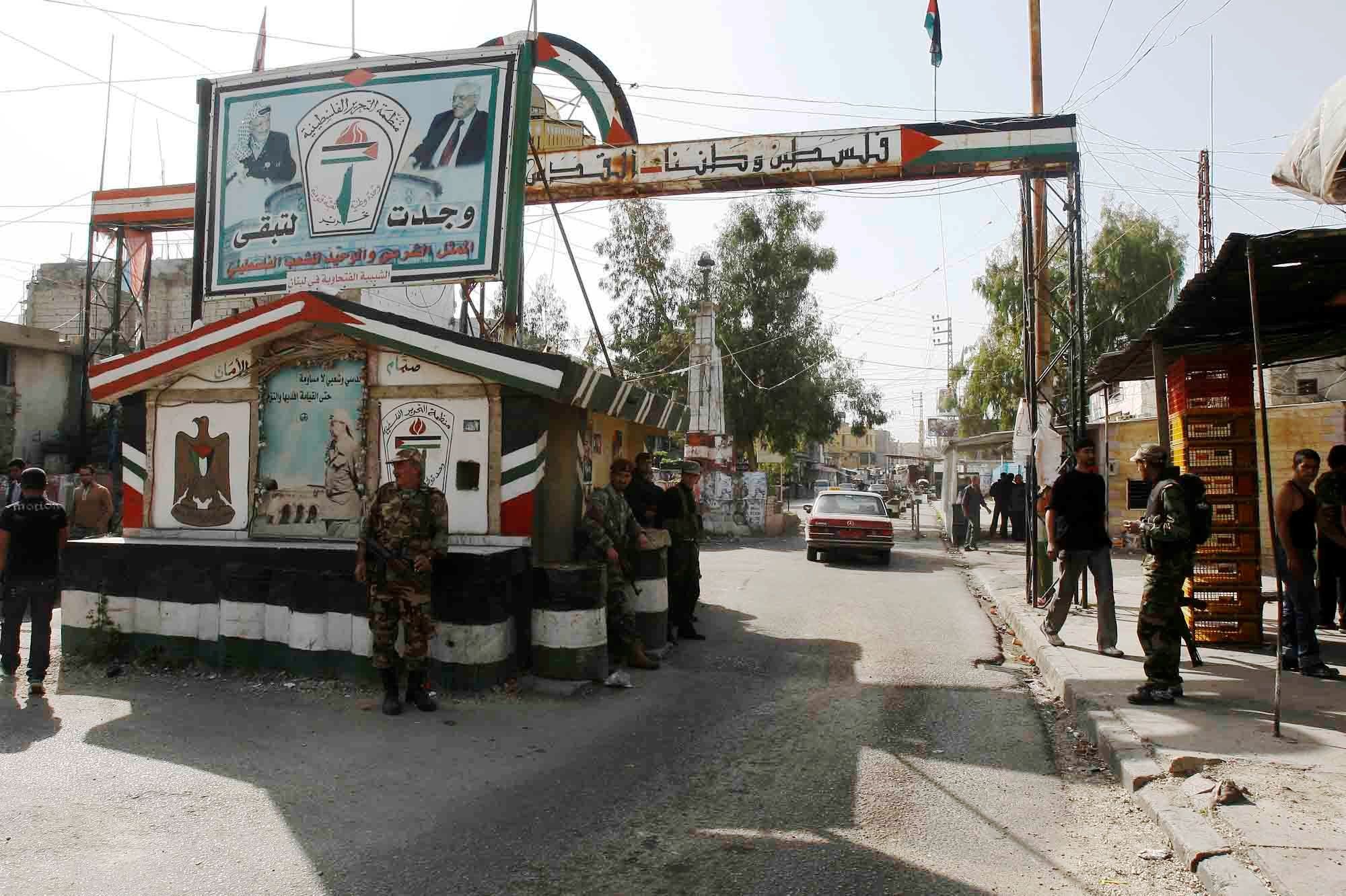 بعد الاشتباكات الأخيرة.. رئيس بلدية صيدا يزور مخيم عين الحلوة