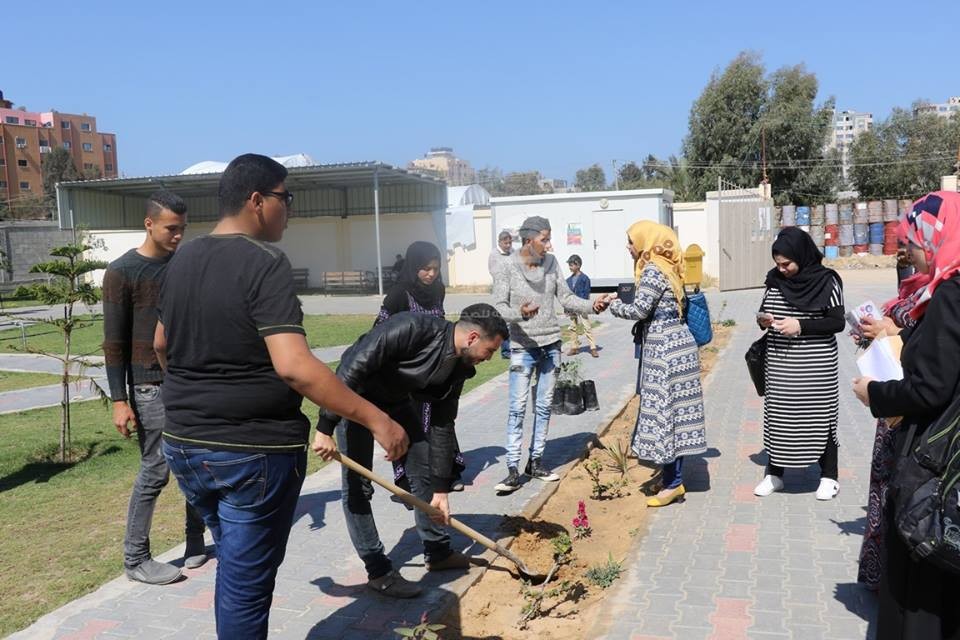 بغرس الأشجار ومعارض صور للمدن التاريخية.. غزة تواصل فعاليات إحياء "يوم الأرض"
