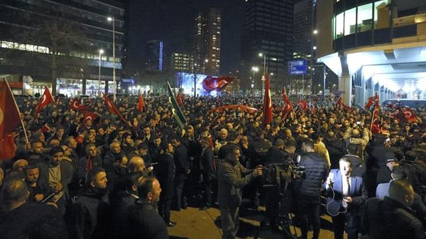 تركيا تشكو من شرطة روتردام.. وهولندا تحذر رعاياها