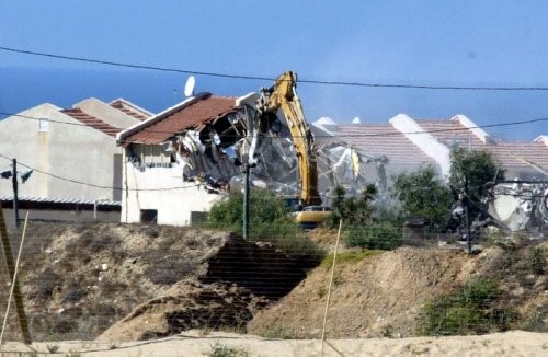إغلاق طريق شوفة كفر اللبد الزراعية بالسواتر الترابية