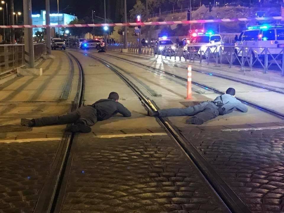 بالصور: إصابة فتاة فلسطينية برصاص الاحتلال في القدس