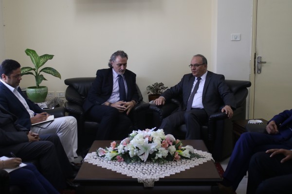 الشاعر يؤكد على أهمية دعم المناطق المهمشة والضعيفة ودراسة احتياجاتها