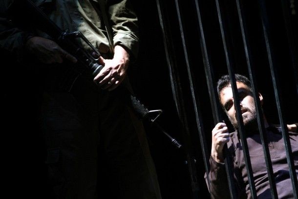 قراقع: الاحتلال ينوي استخدام التغذية القسرية للأسرى المضربين