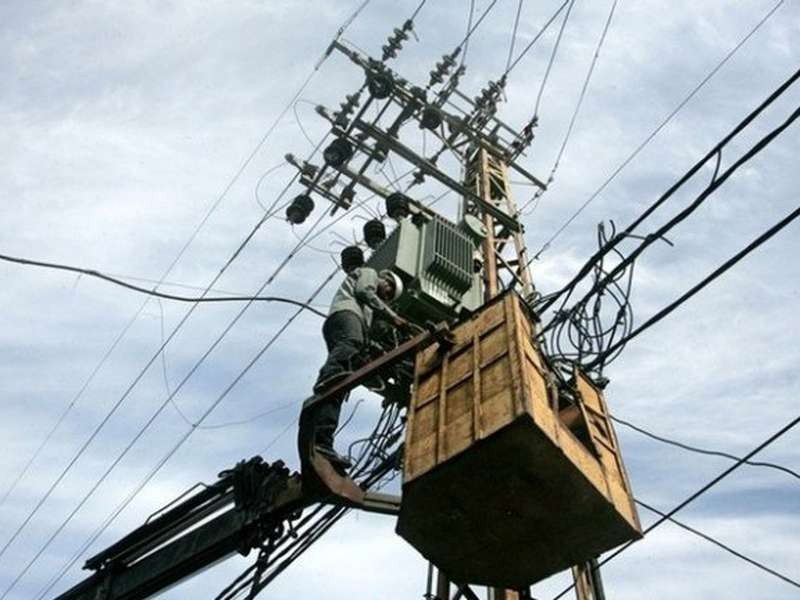 افتتاح مشروع استبدال شبكة الكهرباء في قرية سرطة 