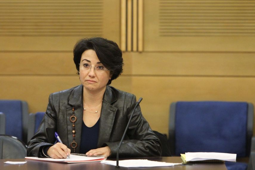 زعبي تدعو لمواجهة سياسية جريئة مع السلطة