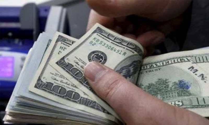 إلقاء القبض على شخصين يروجان لعملة مزورة في رام الله