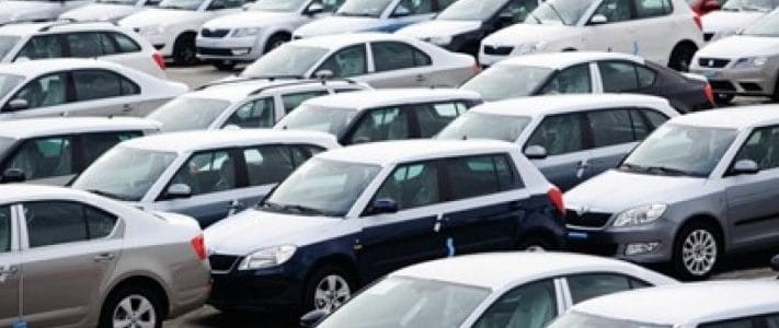 "إسرائيل" توقف إدخال السيارات إلى غزة