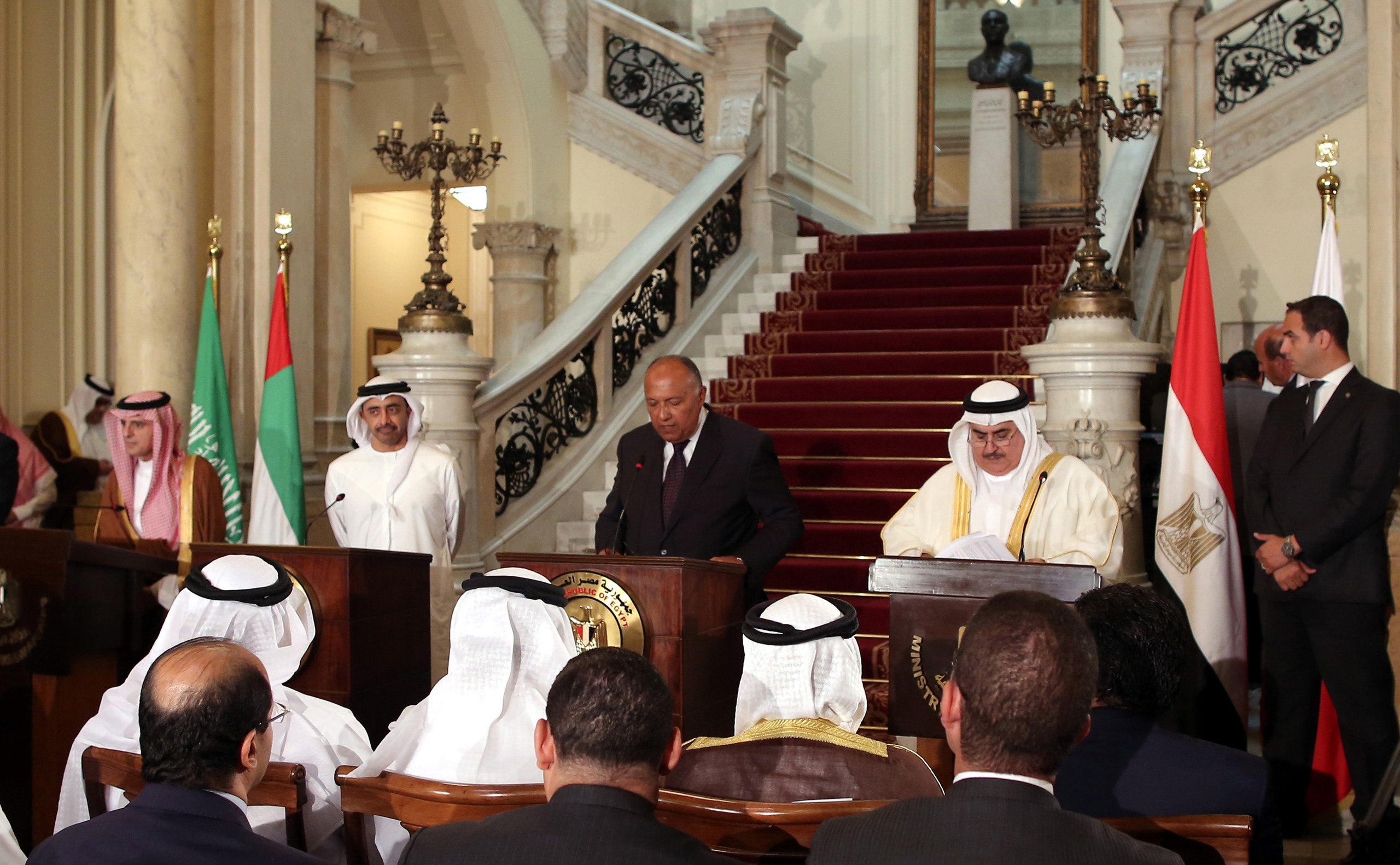 تفاصيل ليلة العشق الممنوع بين "قطر" والدول الأربع!!