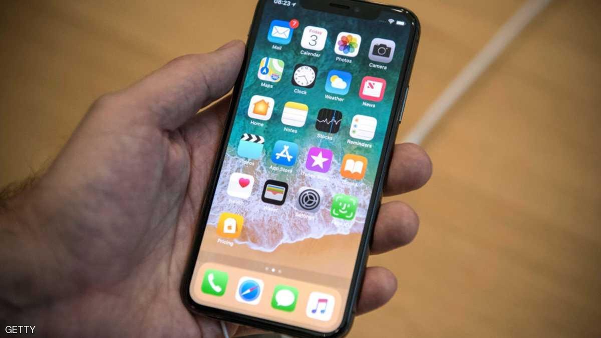 نموذجان من "آيفون X".. كيف تتجنب الأسوأ؟