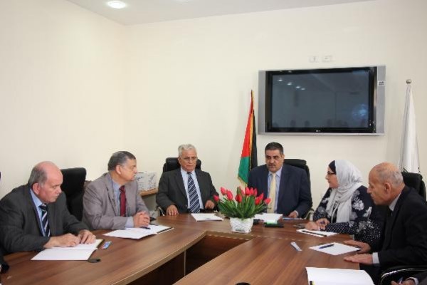 جامعتا القدس المفتوحة والاستقلال يعقدان ورشة عمل حول التخطيط الاستراتيجي