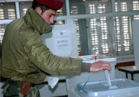 قوى الأمن يدلون بأصواتهم في انتخابات المجالس المحلية