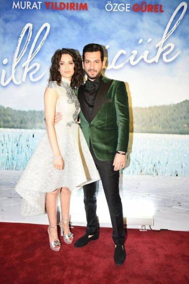 بالصور : مراد يلدريم وزوجته يفتتحان "أول قبلة" برومانسية رائعة!