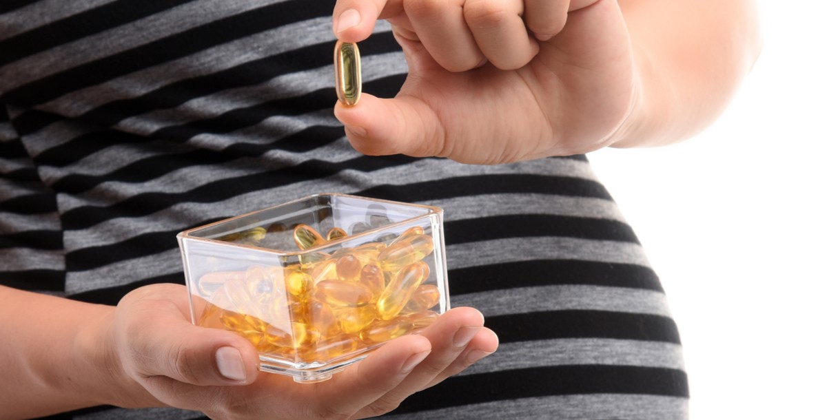 هل تغني حبوب زيت السمك المرأة الحامل عن تناول الأسماك؟