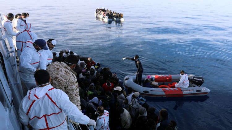 انتشال 564 مهاجرًا والعثور على 3 جثث قبالة سواحل إسبانيا