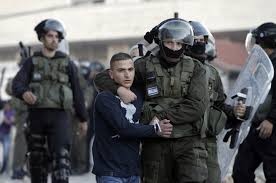 الاحتلال يعتقل 3 شبان من البلدة القديمة في القدس المحتلة