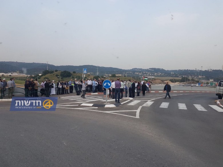 نواب الكنسيت الإسرائيلي ينظمون وقفة أمام سجن "كيشون" دعماً للأسرى المضربين