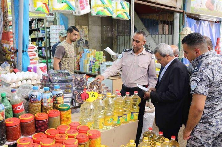 الضابطة الجمركية تضبط 42 طن مواد فاسدة ومهربة خلال شهر مايو