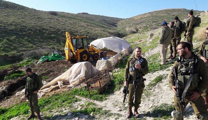 الاحتلال يقتحم خربة الحمة ويحتجز مركبة في الأغوار