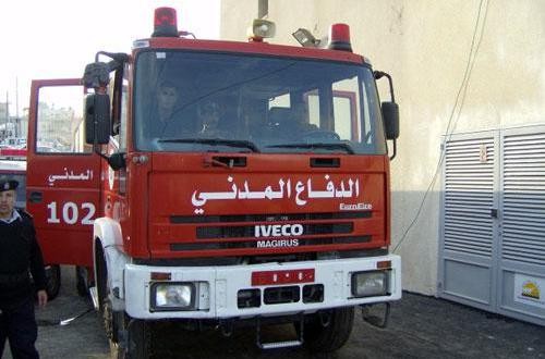 الدفاع المدني يخمد حريق اندلع في شاحنة غاز غرب رام الله