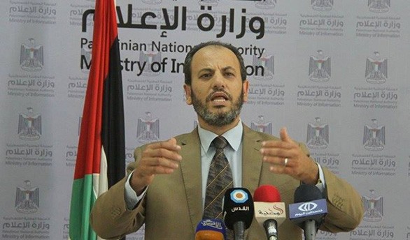 صورة: المستشار عماد الباز يمثل أمام النيابة العامة بغزّة بتهمة الإساءة للقضاء 