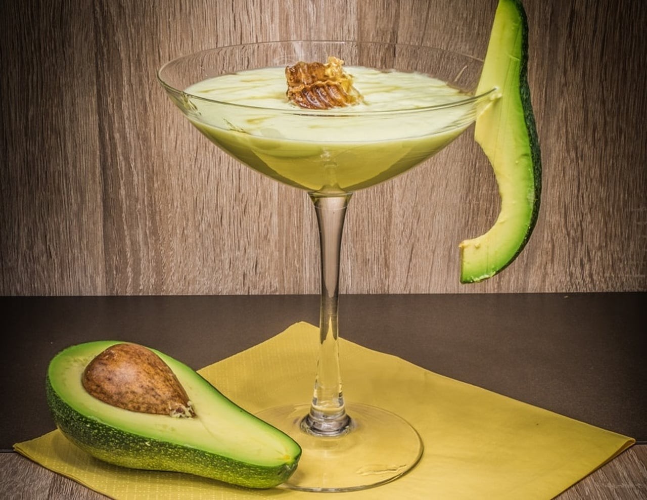 عصير الأفوكادو بالحليب والعسل 