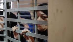 بينهن 10 قاصرات.. 55 أسيرة داخل سجون الاحتلال 