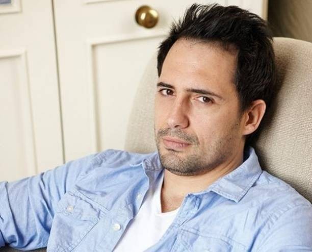 بالصورة :  بعد باسل خياط... ظافر العابدين يشعل الإنترنت بصورة والدته!