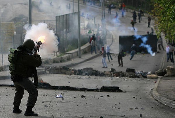 بينهم مصور تلفزيون فلسطين