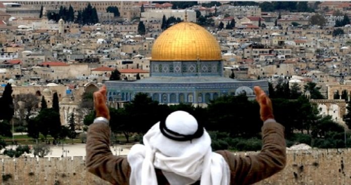 "اللجنة العربية" تقر إصدار طابع باسم "القدس عاصمة فلسطين"