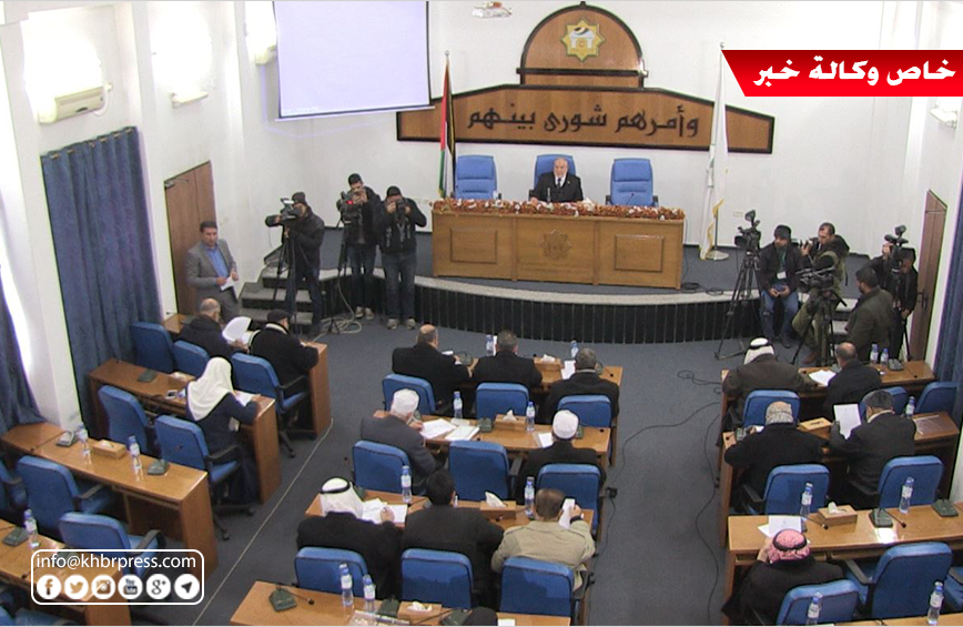 بالفيديو: بغياب مفاجئ لنواب "دحلان".. المجلس التشريعي يعقد جلسة طارئة بغزّة 