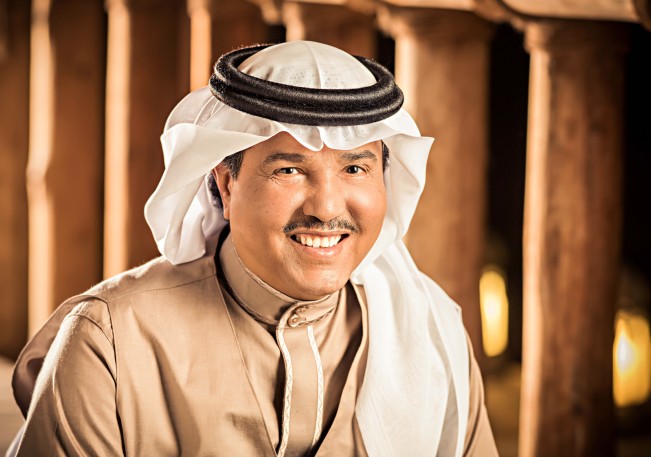 بالفيديو : محمد عبده يشعل مواقع التواصل بفيديو جديد ورسالة نارية