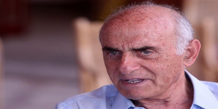 بالفيديو: شبان مقدسيين يطردون رجل الأعمال الفلسطيني "منيب المصري"
