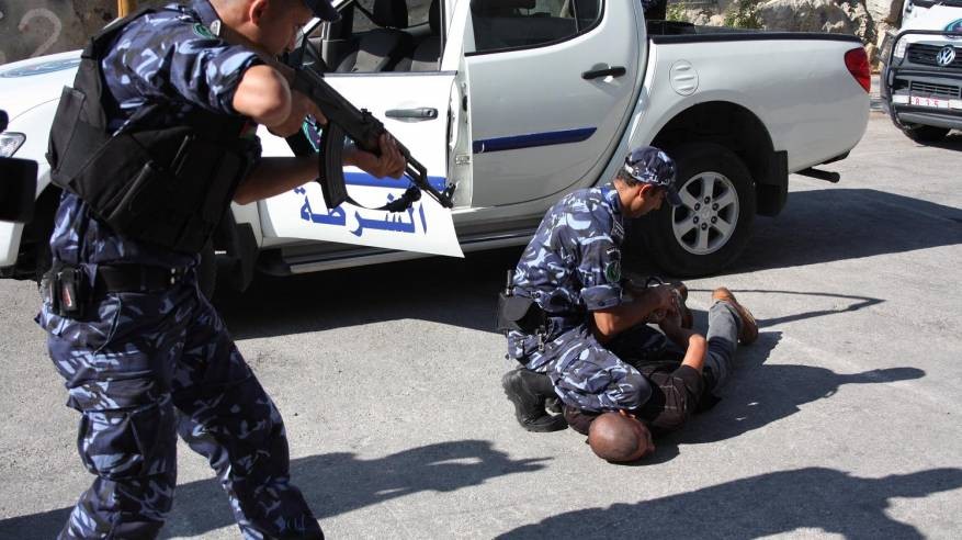 ضبط 51 قطعة أثرية بحوزة مواطن في جنين