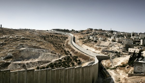 الكشف عن خطة إسرائيلية لتقسيم القدس وعزل الفلسطينيين بجدار