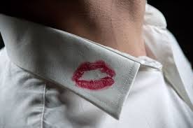 بالفيديو : فنانة كويتية مشهورة تكشف: زوجي خانني .. وتزوّجت 3 مرّات!