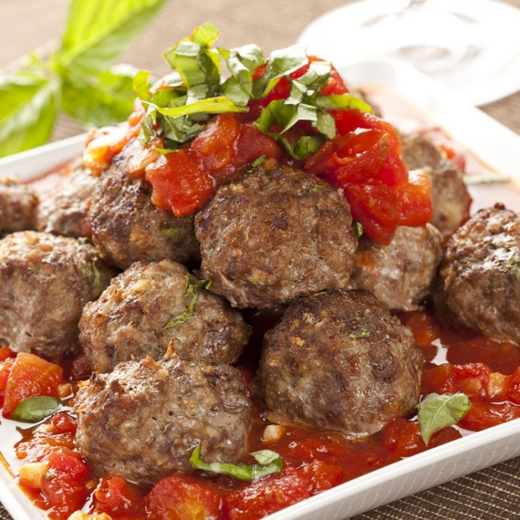 كرات اللحم مع شوربة الطماطم