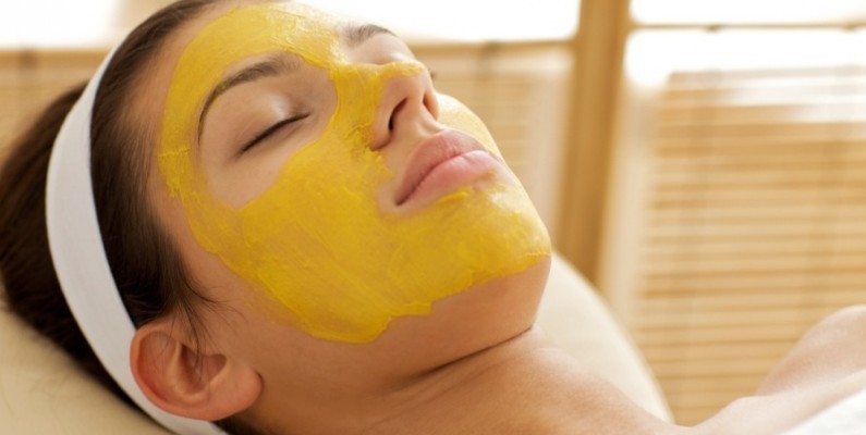 للبقع الداكنة في بشرتك استخدمي هذا القناع 