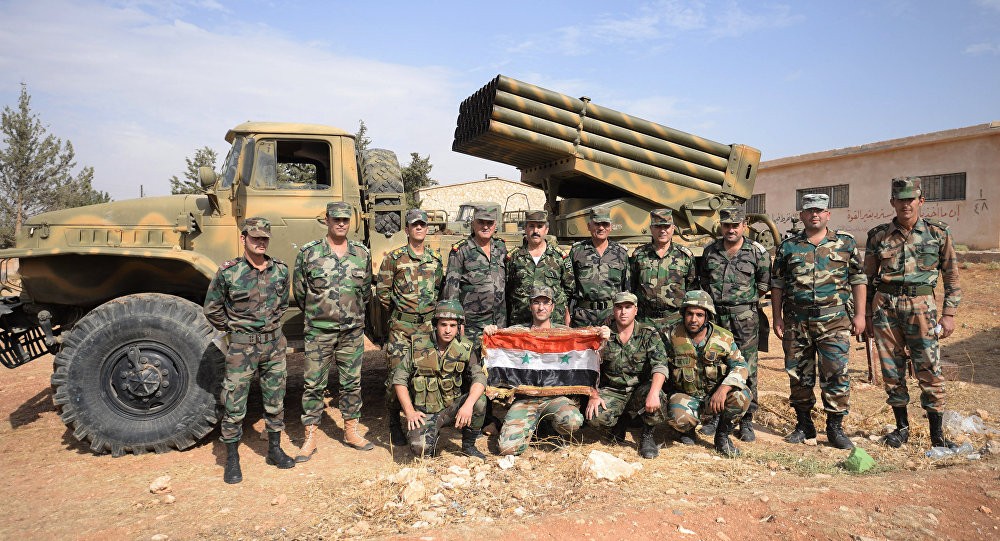 الجيش السوري يدخل مدينة منبج بريف حلب ويرفع العلم الوطني