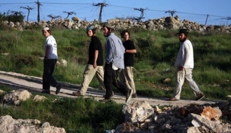 إصابة مواطنين بالحجارة من قبل المستوطنين جنوب نابلس