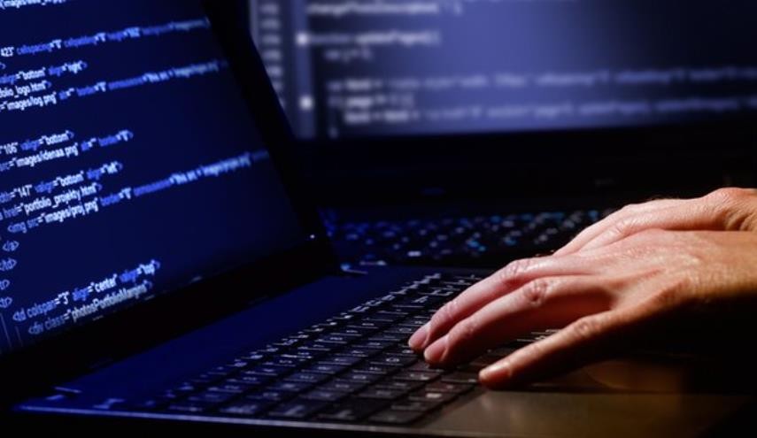 الاحتلال يزعم استيلاء شبان عرب على حاسوب يحتوي على بيانات سرية