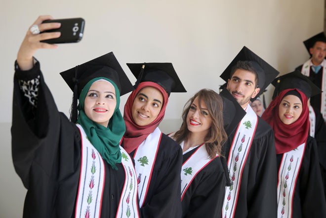 جامعة بيرزيت تحتفل بتخريج طلبة الدورة الصيفية من الفوج 42